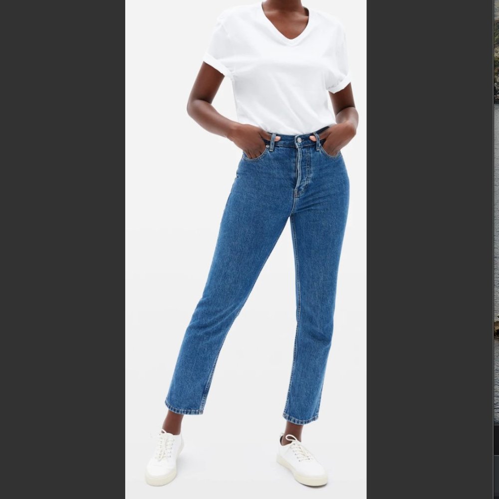 The ’90s Cheeky Straight Jean - Ankle